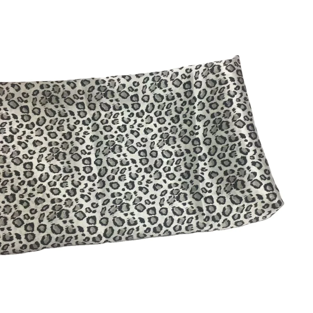 Ткань шармёз из 100% шелка с леопардовым принтом