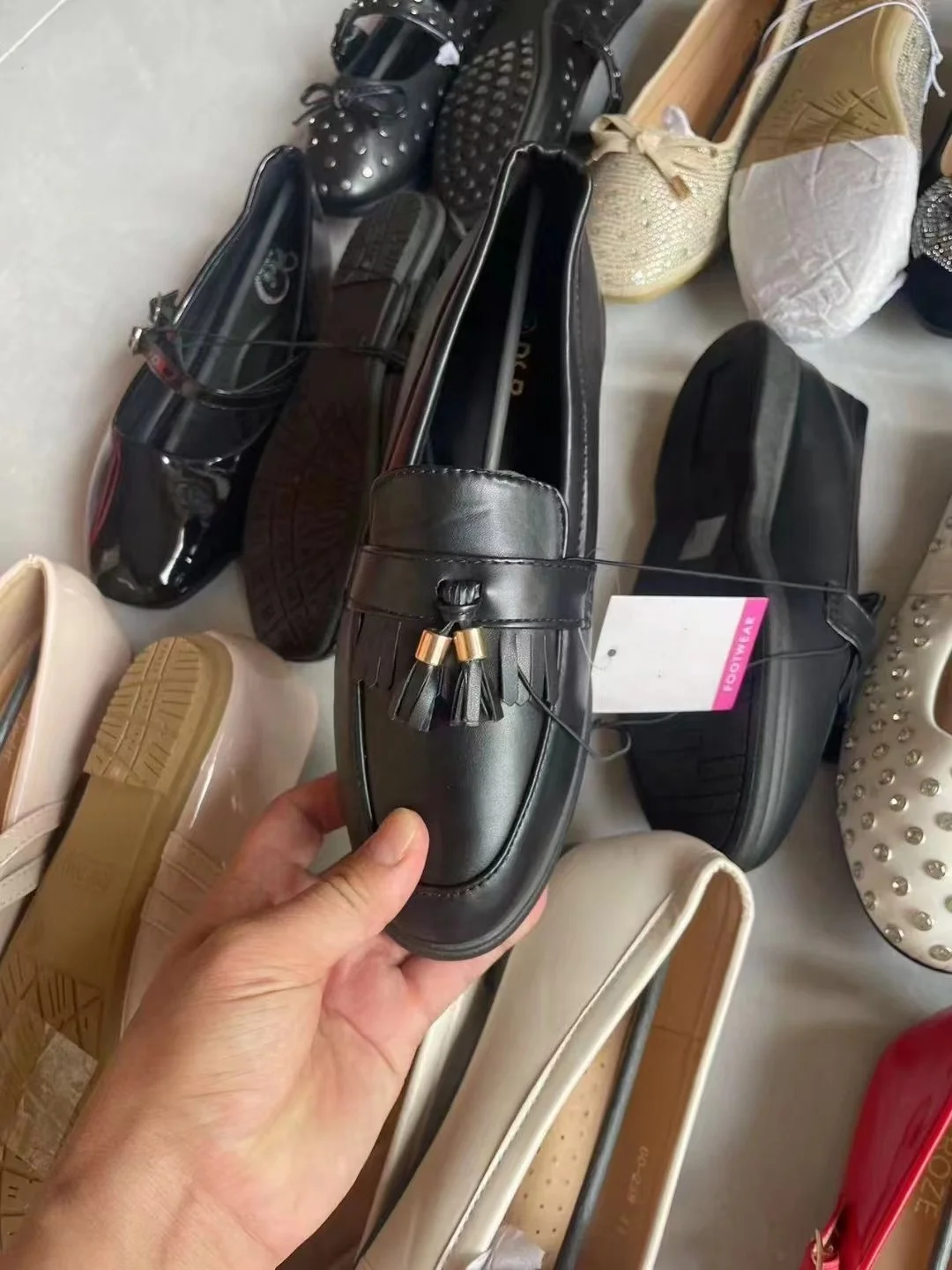 Flat shoes for women new fashion girl leather shoes a slip-on loafers cheap price mixed wholesale