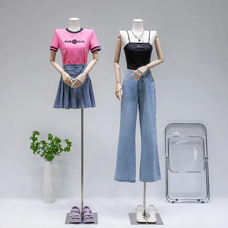 Женский пластиковый манекен в виде