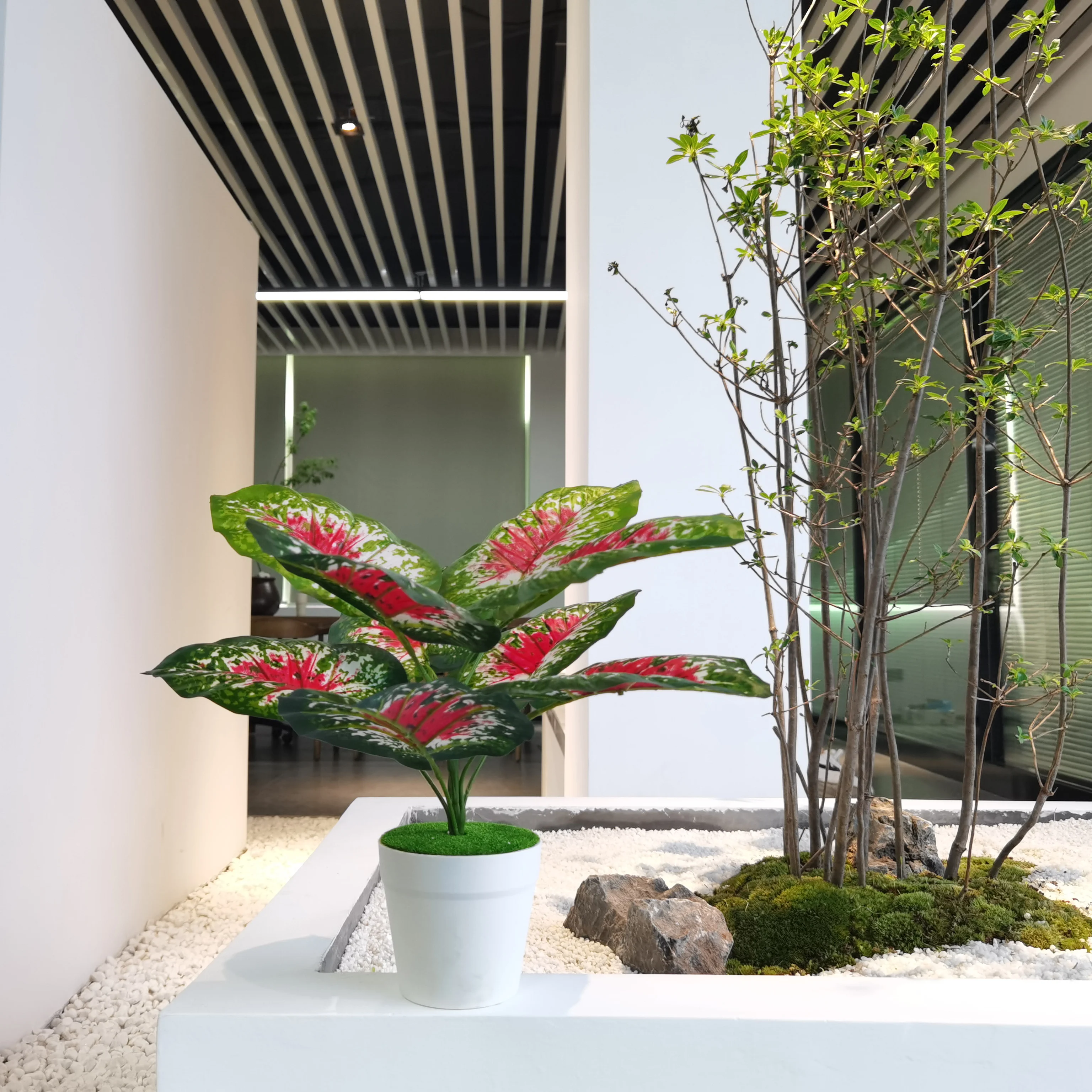 YD8735 green leaf red color artificial plant home decor with pot mini bonsai office decor plant