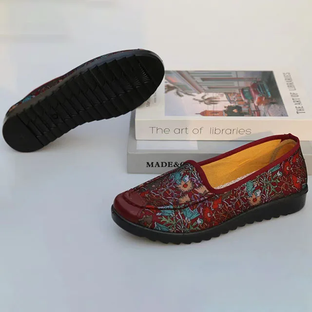 Hot Selling Classical Home Slippers Breathable Summer Sandals for Women Non-Slip Outdoor Mother Sailboat Shoes Wholesale