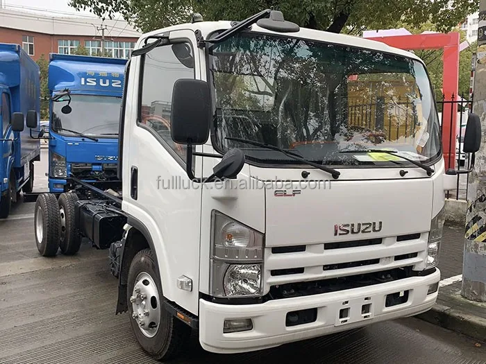 Isuzu 700P-01.jpg