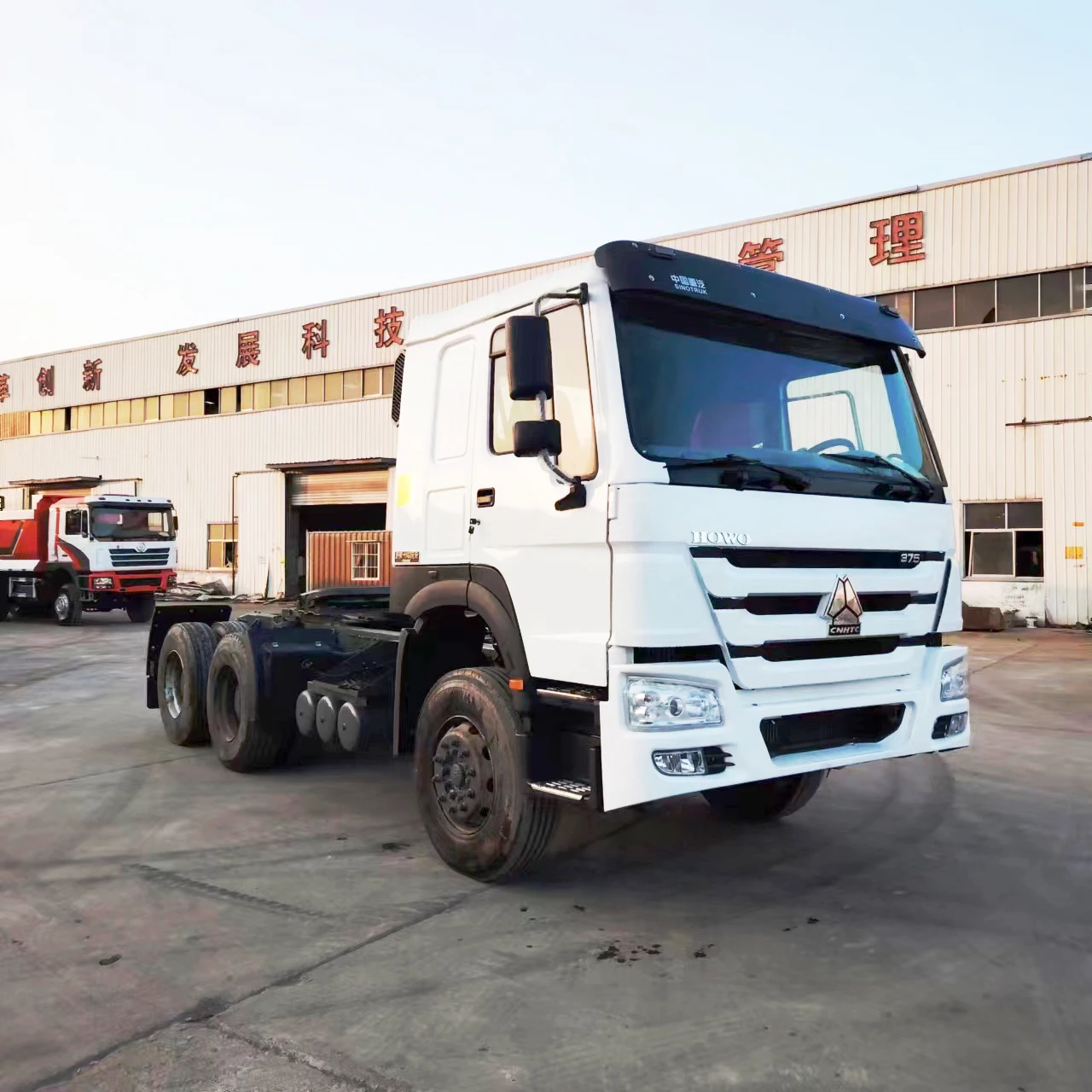 Used High Refurbished Standard HOWO 6X4 375HP Tractor Truck Head In Africa