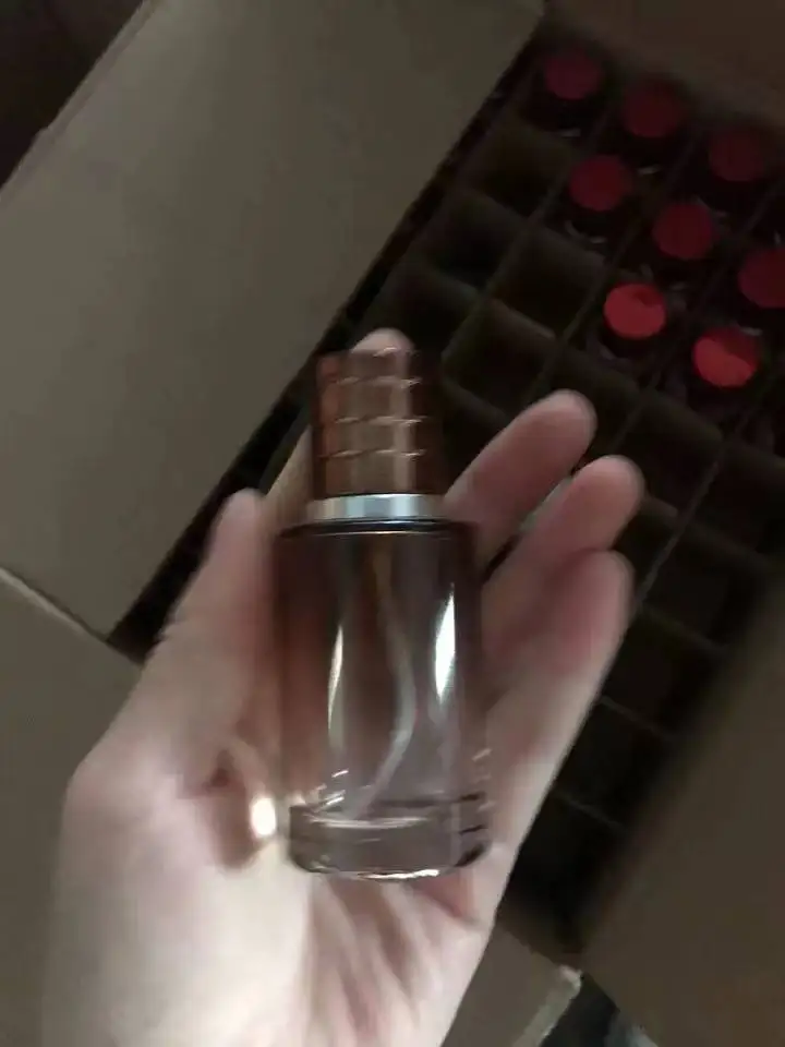 OEM 30ml 50ml Men Perfume Fragrance Body Spray Mist Private Label  Perfume