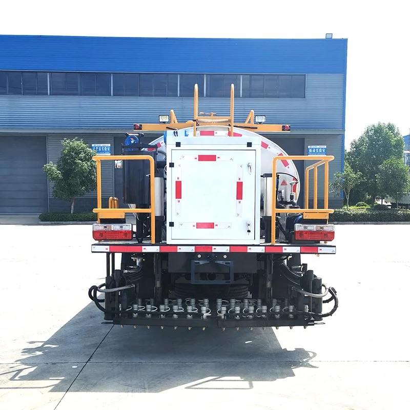 Dongfeng Small 3Ton Bitumen Sprayer Truck Intelligent Asphalt Distributor Truck for Road Construction