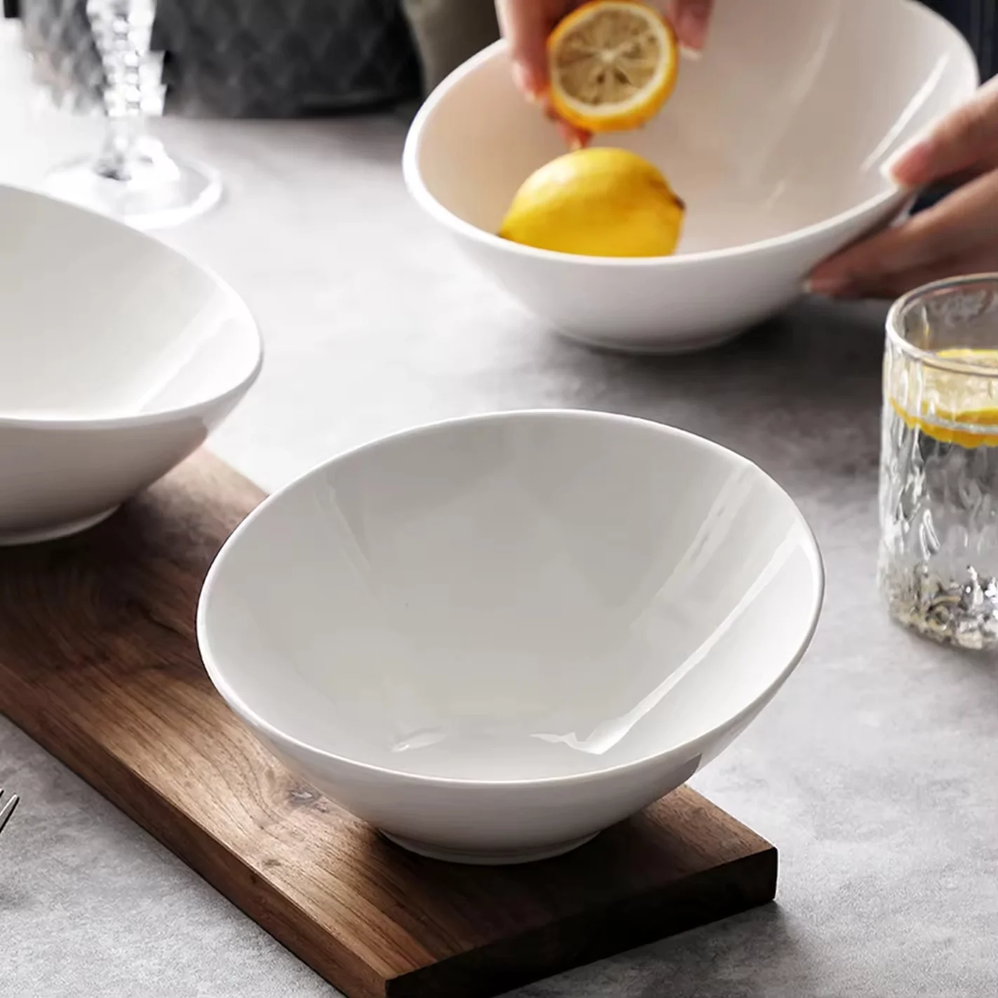 Wholesale Custom Decor New Design Simple Household Yogurt Shaped Slanted Boat Shape White Pasta Ceramic Fruit Salad Bowl