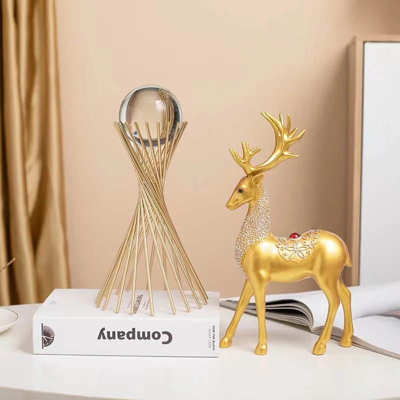 Interior Modern Nordic Table Gold Accessories Wholesale Metal  Art Crafts Home Decor Pieces Luxury Crystal Decor
