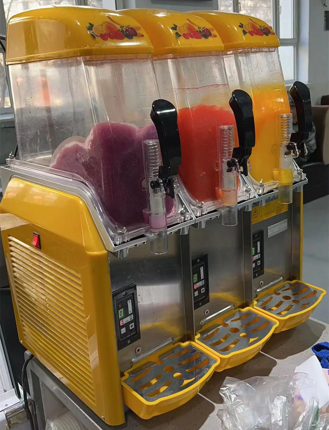 Slush Machine commercial Slushy Machine 12L*3 Slush Machine with CE approval.
