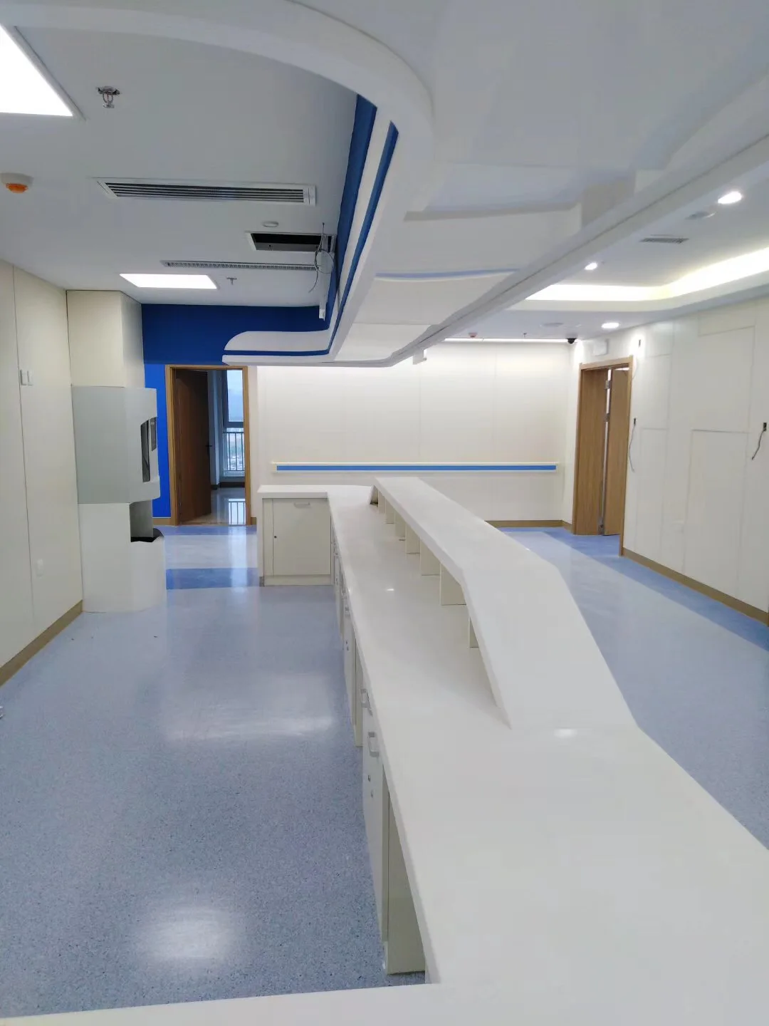 Waterproof medical vinyl flooring Plastic Wood Grain Commercial Vinyl Flooring Carpet Roll Pvc Roll Flooring