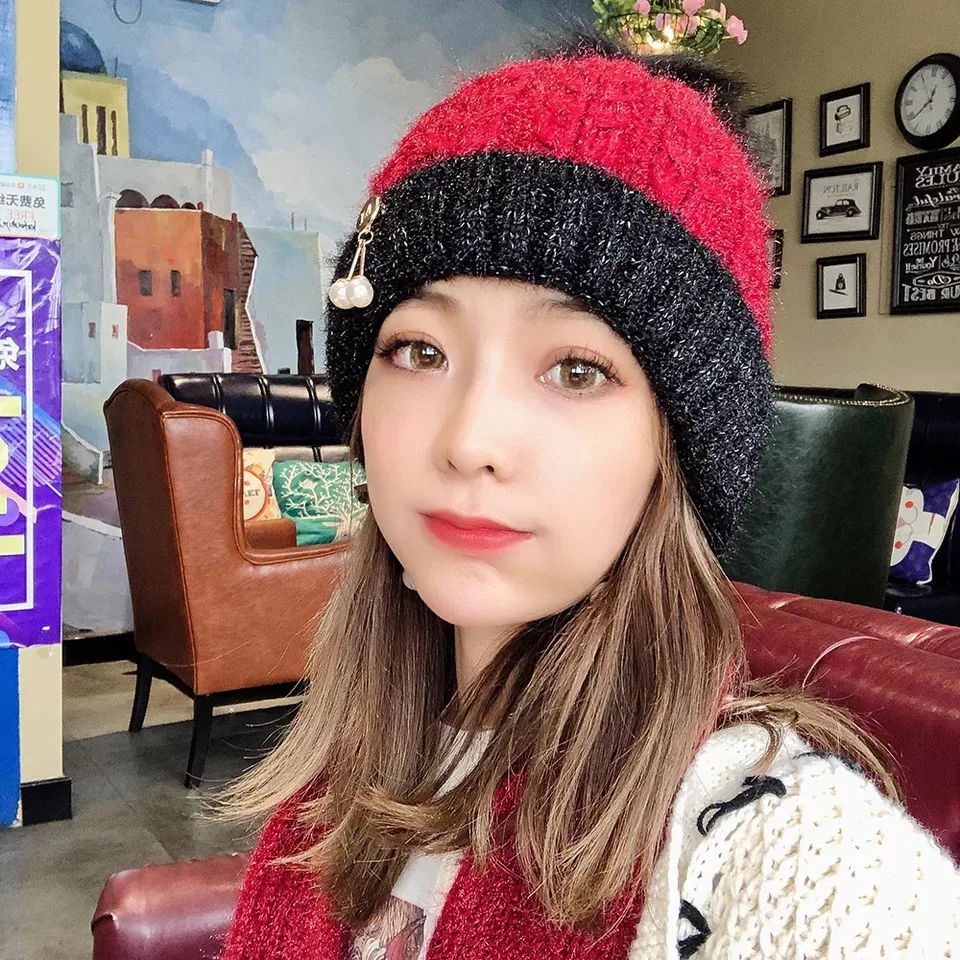 Low MOQ high quality windproof women warm knitted ear protector thickened scarf integral hat