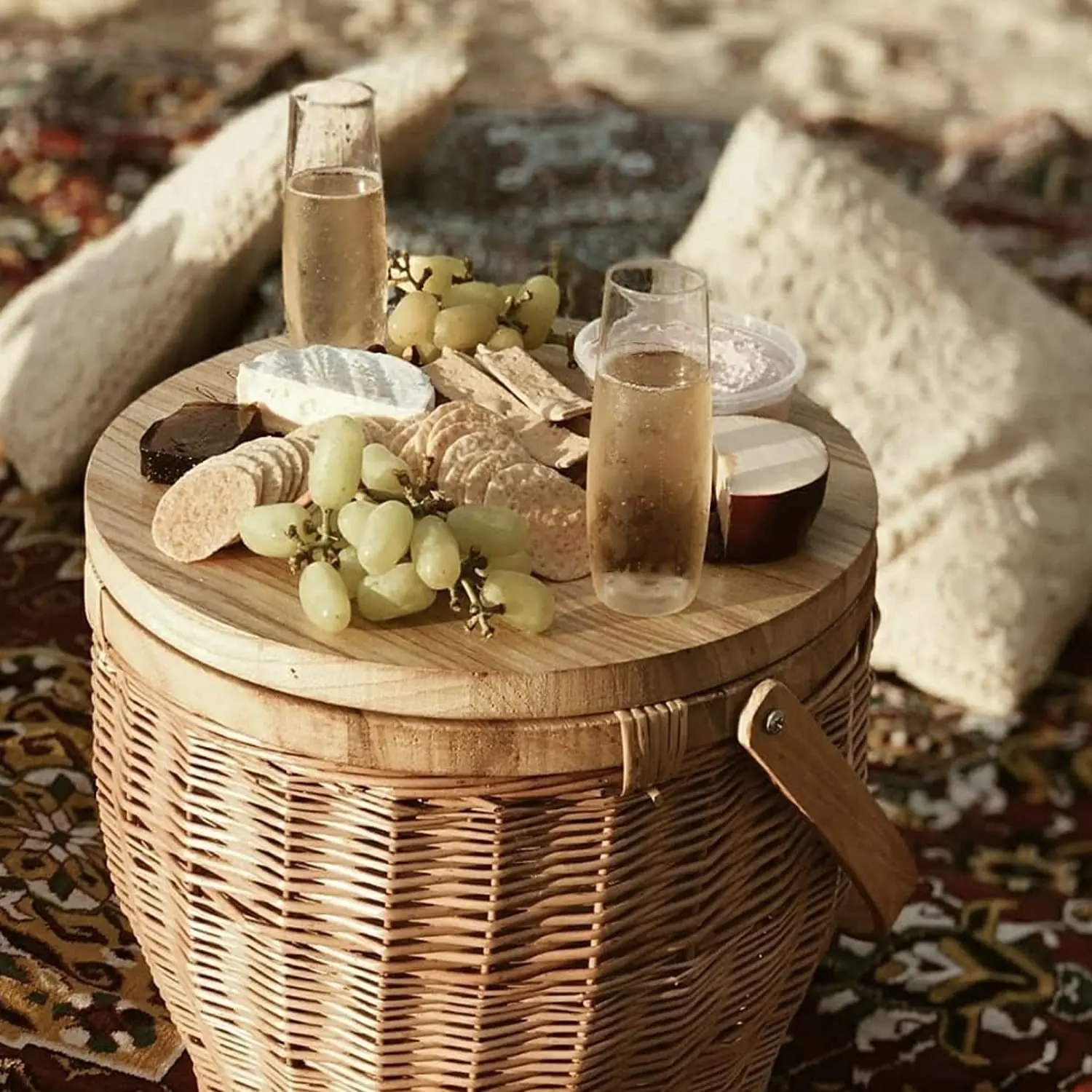 Summer Australia with Logo Handmade Natural Rattan Wicker Set Woven Round Hamper Boxes Easy Carrier Picnic Basket