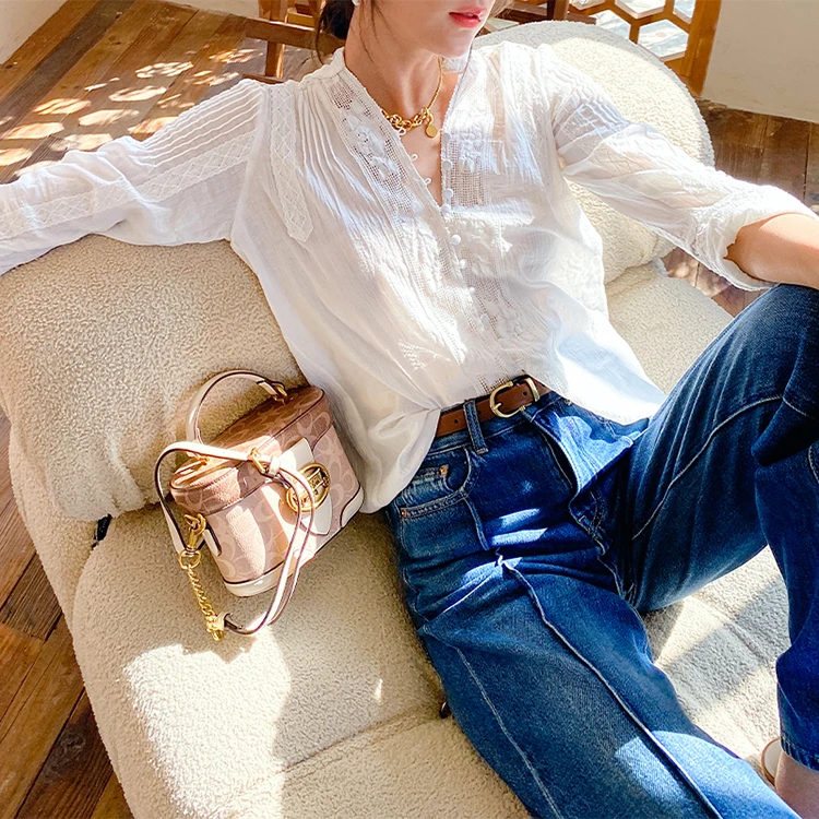 Wholesale BOJIN 2024 Women Summer Beach Wearing Lady Long Sleeve White Elegant Comfy Blouse Women Cotton Vacation V-neck Shirt