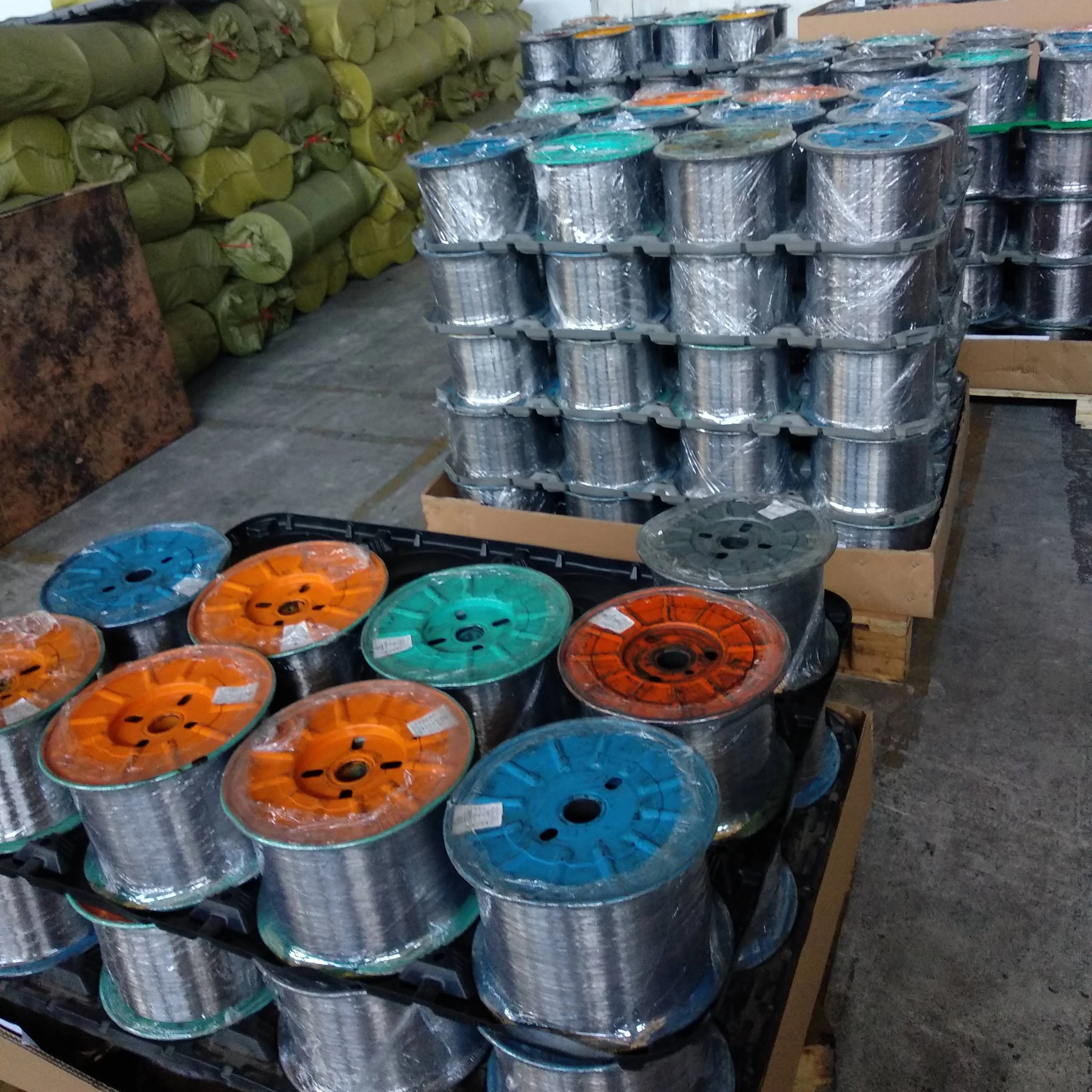 Высокоуглеродистая сталь оцинкованная проволока Bwg22 катушка стальная Gi проволока 0,6 мм Барра де Alambre де Acero 1008