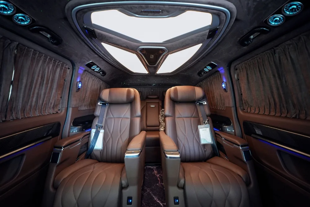 Brand New Mercedes-Benz Business Van Conversion Zero Mileage Automatic Gearbox Turbo Customizable Leather R18 Dark 4L Electric