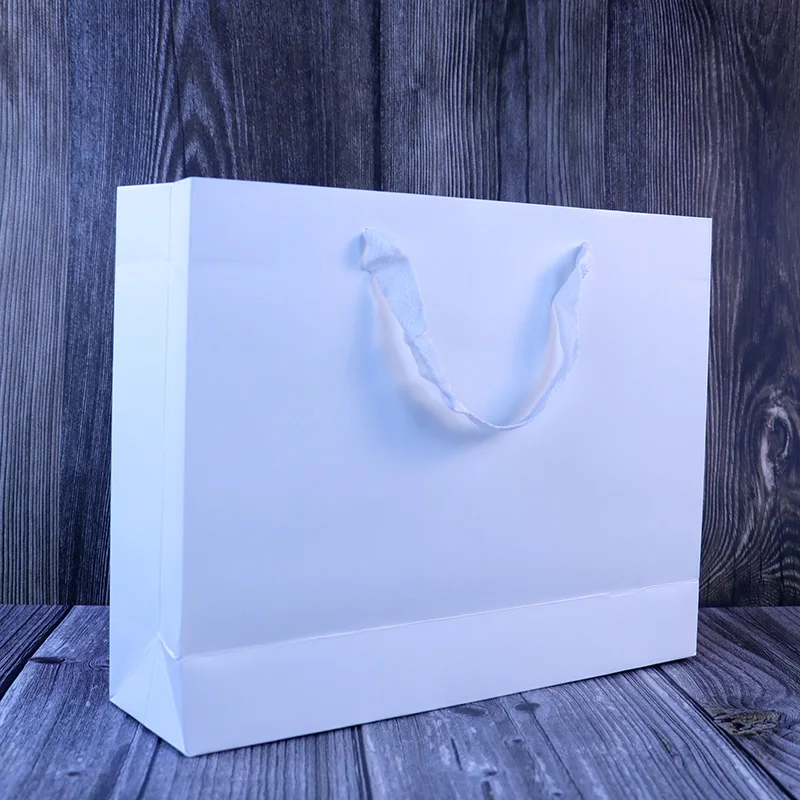 Custom Luxury Black Clothes Store Retail Packaging Bag Gift Carry Bags Boutique Shopping Paper Bags With Your Logo