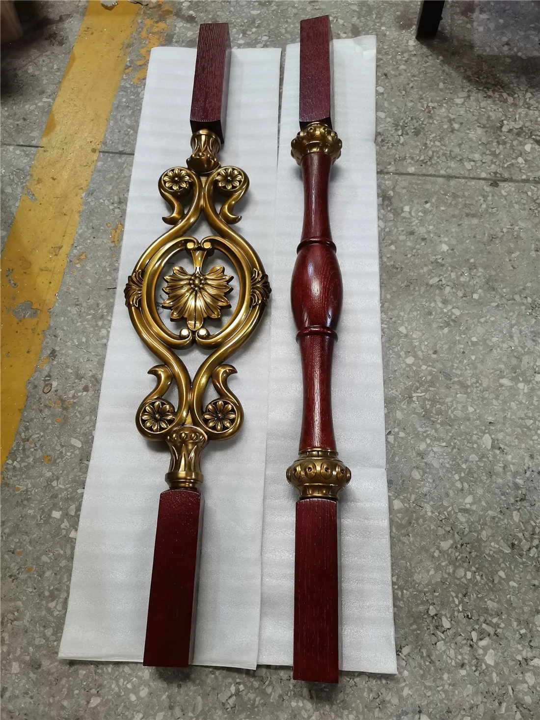 special designed aluminum and wood balcony baluster