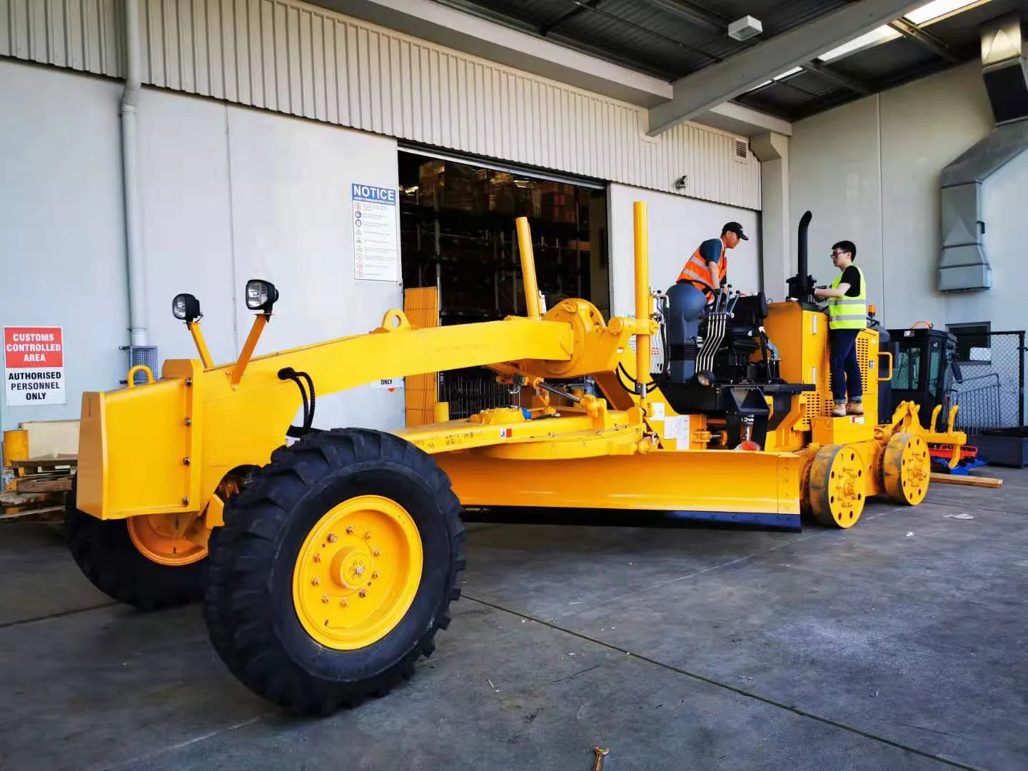 SG14-B5 Road Construction Machinery Mini Motor Graders Compact Grader 140hp for Sale