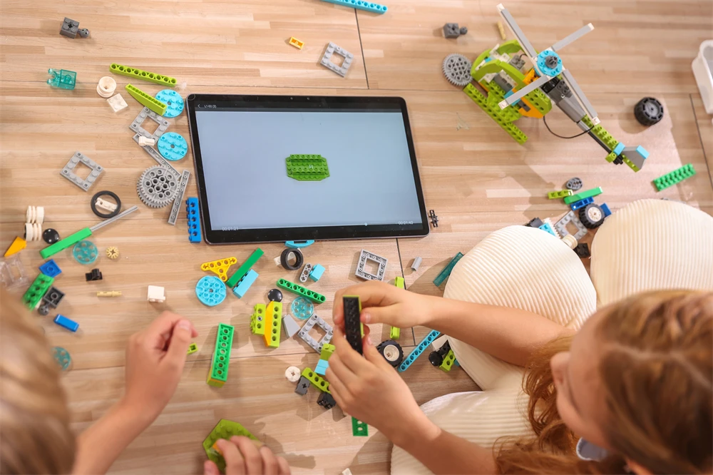 Игрушки Makerzoid с дистанционным управлением робот-мастер (Премиум) программируемые игрушки через приложение Обучающие «сделай сам» для