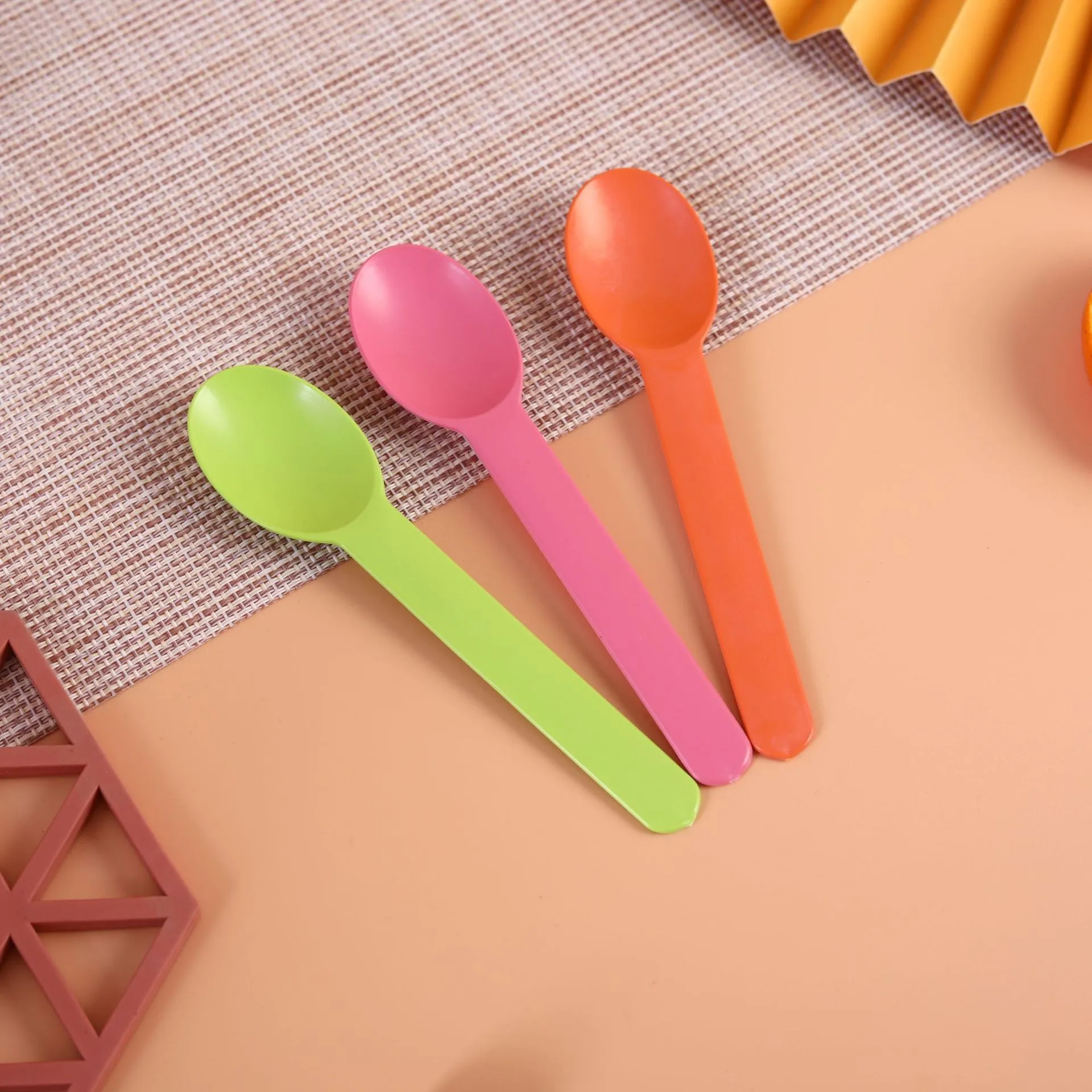 Disposable Eco-Friendly Plastic Spoons Frozen Yogurt Ice Cream Spoons Frozen Dessert Spoons