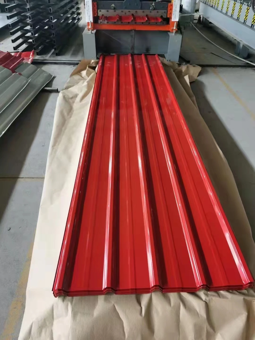 Первоклассный предварительно окрашенный 1 мм оцинкованный металлический кровельный лист ppgi Гофрированный стальной кровельный лист оцинкованная стальная кровля с цветным покрытием