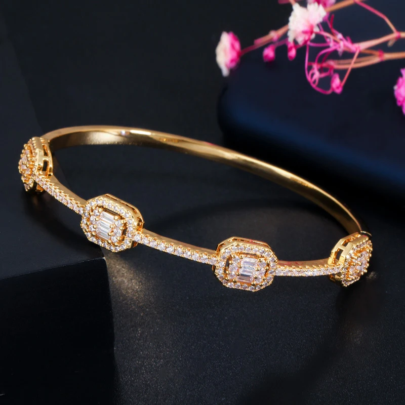 Ladies All-match Bracelet with AAA Zircon and Real Gold Plating on Dinner, Trade fair, Business