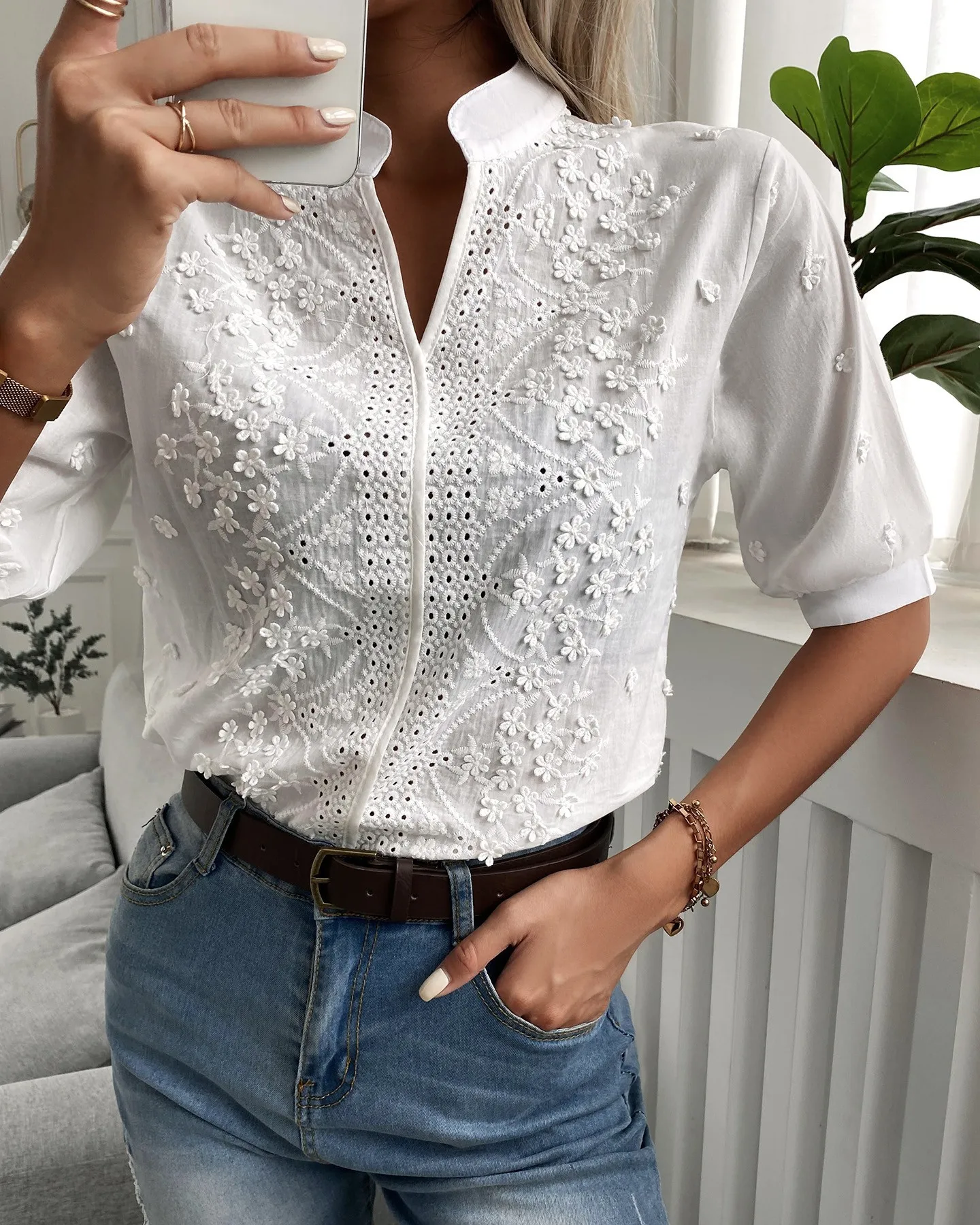 White Short Sleeve Applique Embroidery Lace Shirt for Women Blouses Ladies