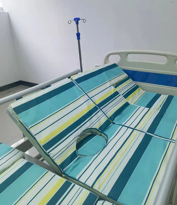 5 functions Manual hospital bed with toilet bedpan with 3 crank patient bed for paralyzed use
