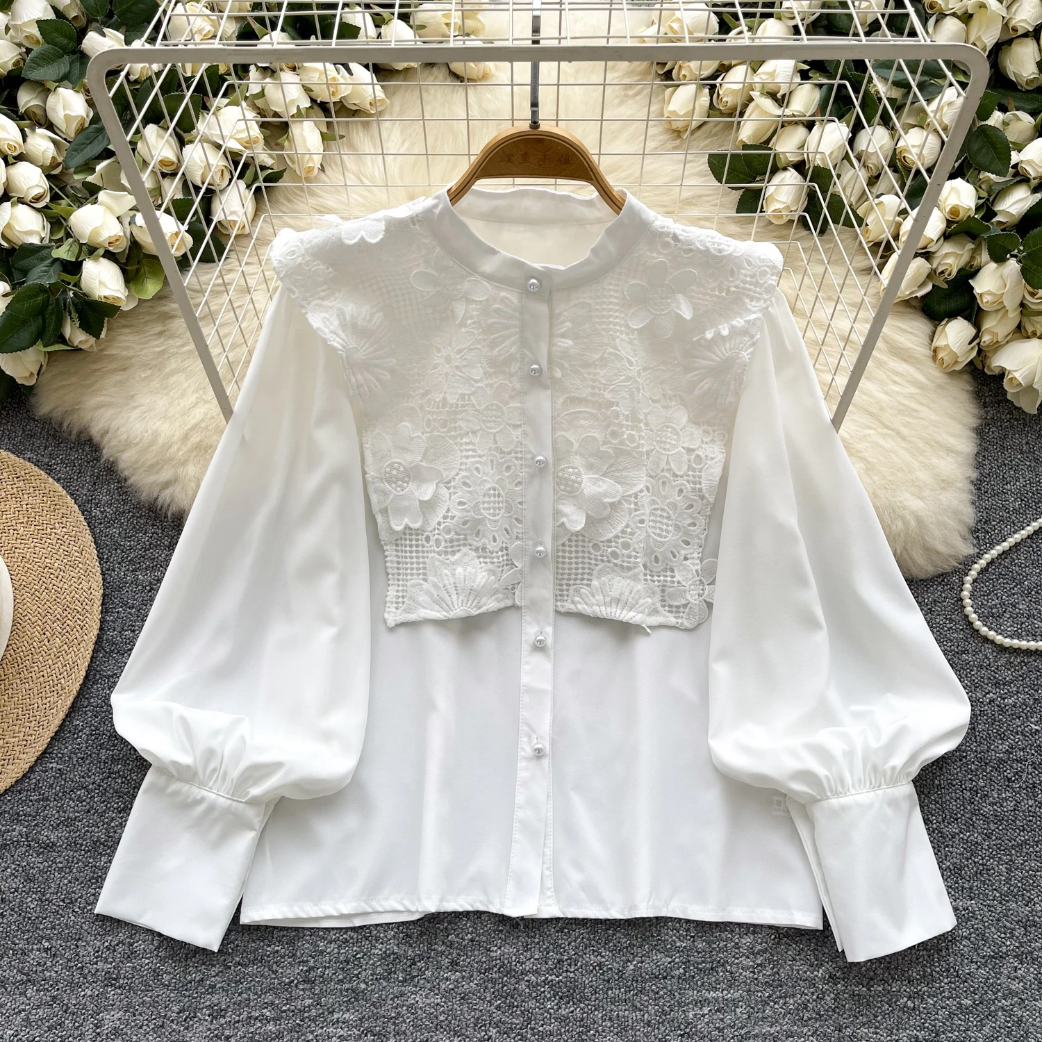 LW0373 22025 New Female Shirt Hollowed Lace Round Neck Single Breasted Lantern Sleeve Top Blouses Elegant Women Ladies