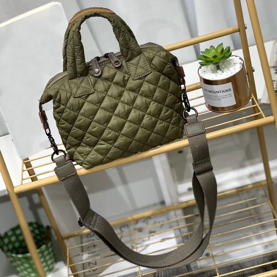 Puffer Tote Bag for Women Large Quilted Puffy Handbags Down Cotton Shoulder Bag Padded Down Winter Crossbody Bags