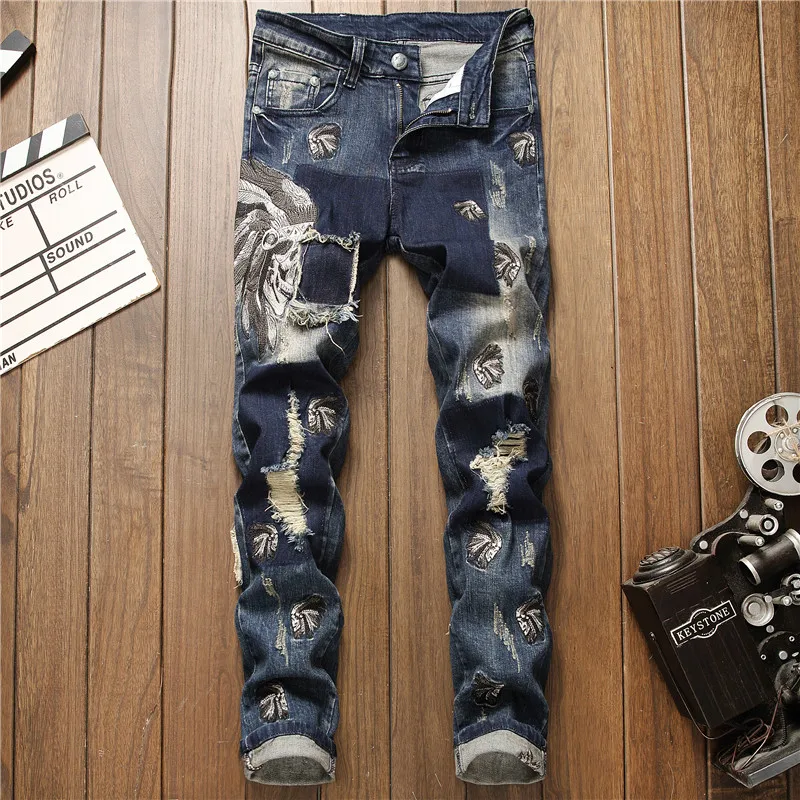 Wholesale Heavy Fabric Embroidery Indian Logo Ripped Hip Hop Hole Blue Washed Plus Size Men Jeans Homme
