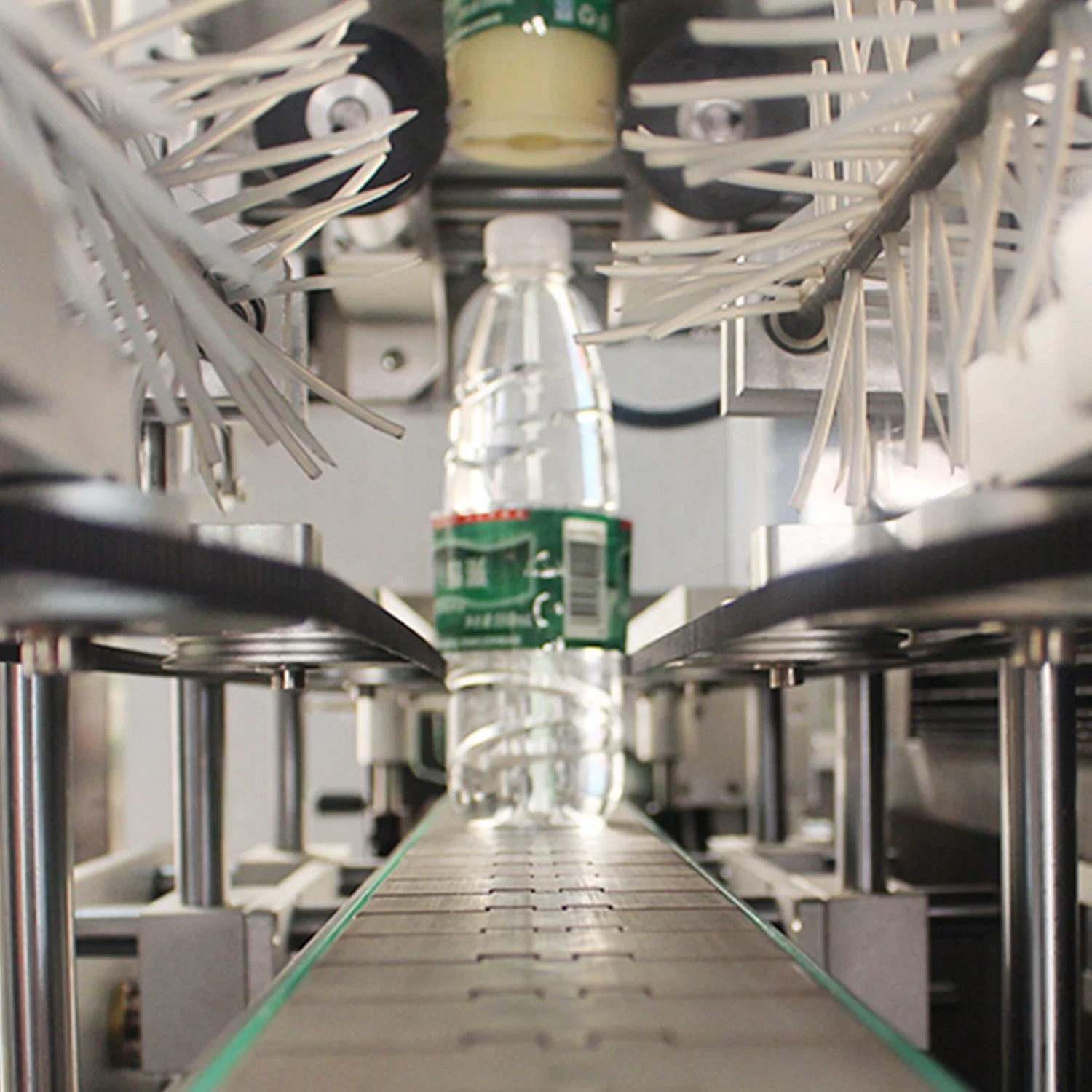 
2020 hot sale PM-150 Fully Automatic PET Bottle Shrink Sleeve Labeling Machine 