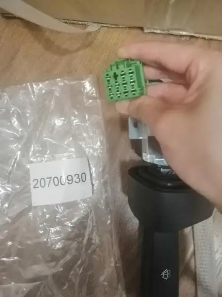 20424046 20700930 Truck Turn Signal Wiper Multi-Switch Part Auto Combination Switch Truck for Volvo