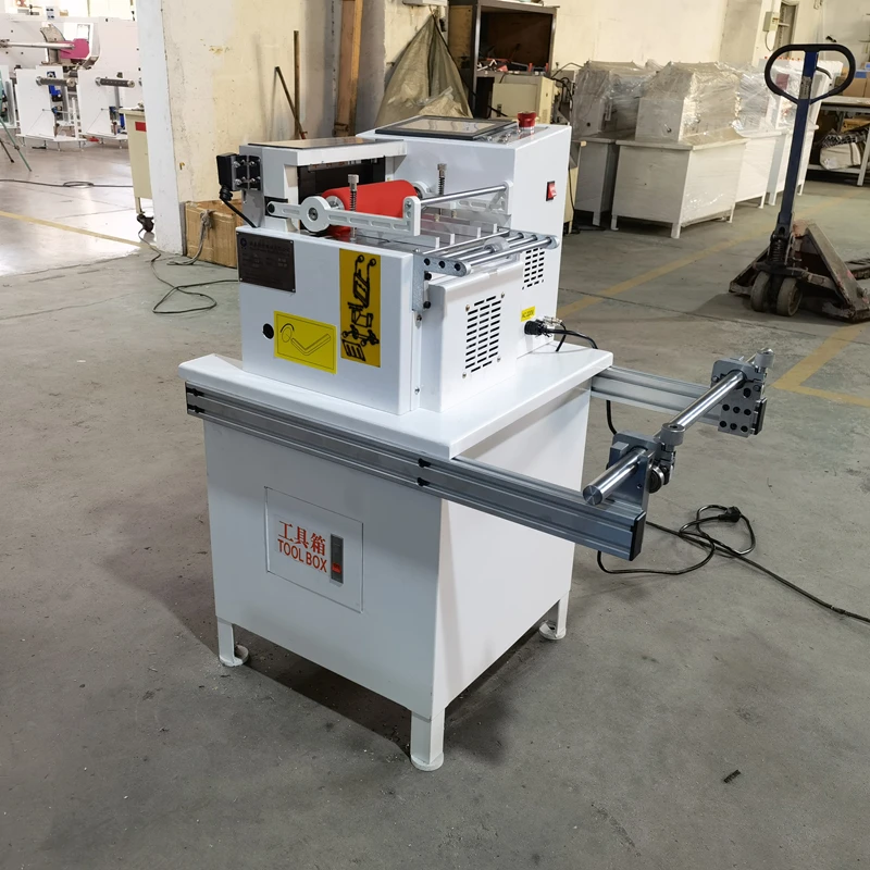 Chinese automatic medical gauze roller cutting machine