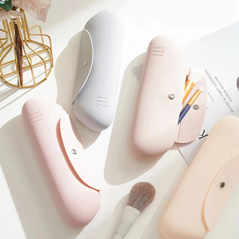 New Arrivals Portable Magnetic Closure Silicone Makeup Brush Holder Travel Cosmetic Makeup Brush Bag for Beauty Storage