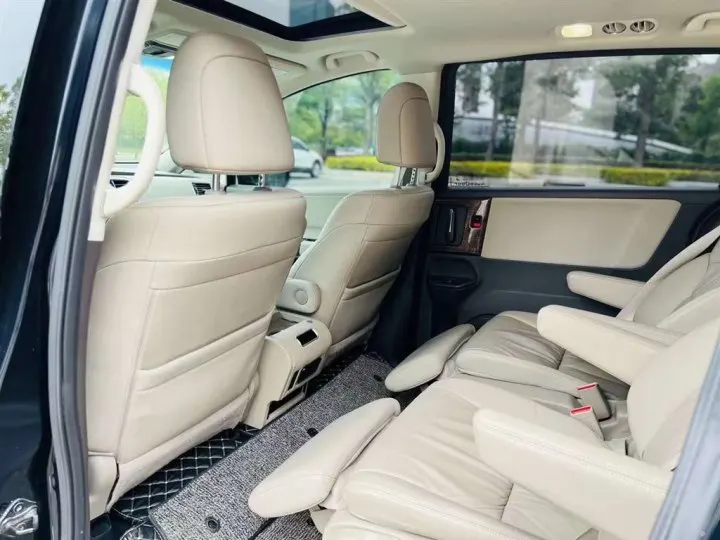 2014  Fuel Car Used Car Fashion Model MPV Hot Selling Second Hand Car For Sale