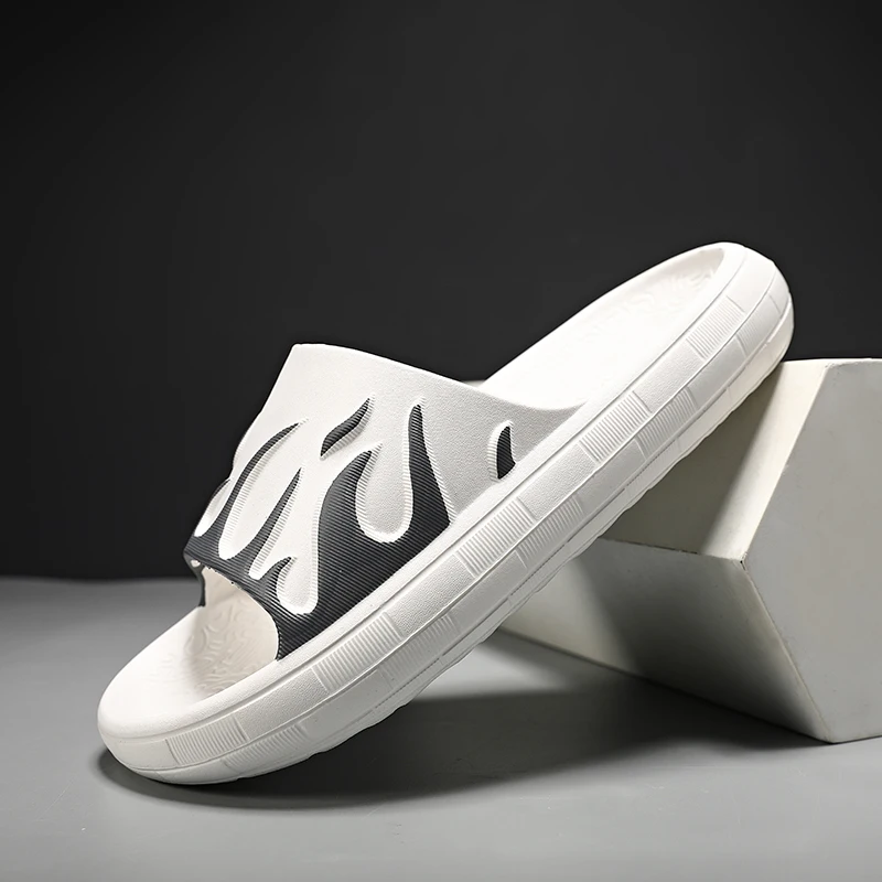 2022 Thick Platform Bathroom Home Slippers Cloud Slippers Women Soft Sole EVA Indoor Slides Sandals Summer Non-slip Flip Flops