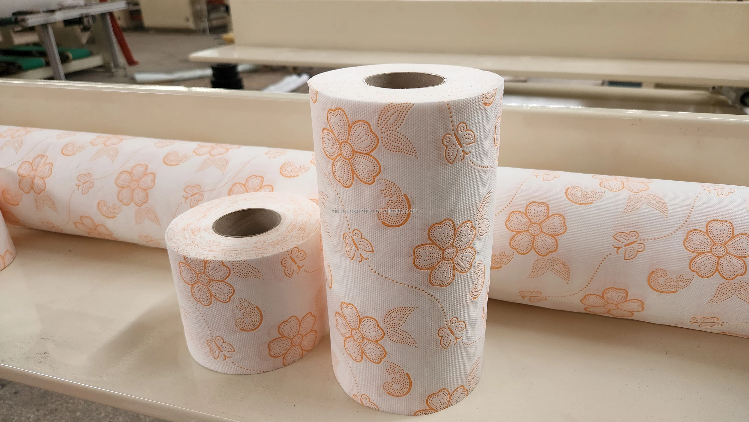 Automatic kitchen towel paper roll perforating rewinding machine