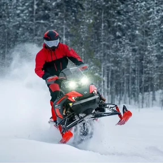 2025 Cross-Border Export Outdoor Ski Resort Adult Sled 900cc Snowmobile Track Mountain Style 200cc Cross-Country Snowmobile
