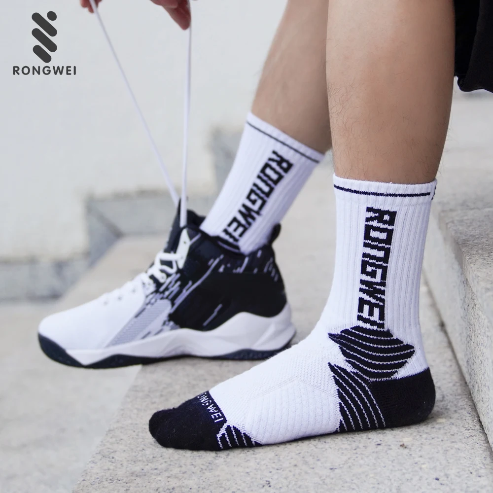 2024 New Design Custom Logo  Outdoor Fashion Sports Team Basketball Socks