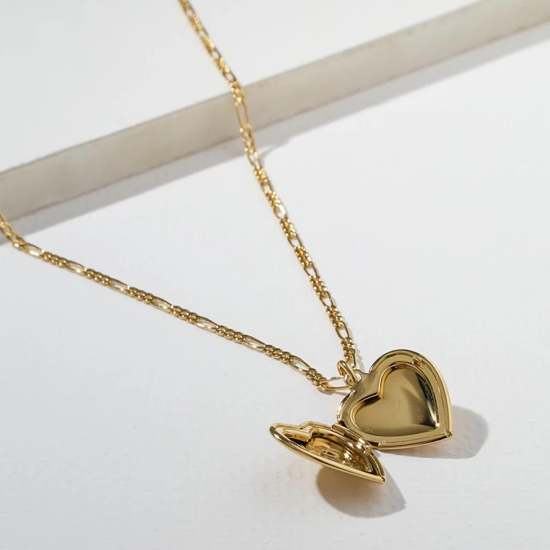 Love Heart Locket Charm Thick Chain Necklace Women Retro Stainless Steel 18K Gold Plated Engraved Photo Locket Pendant Jewellery