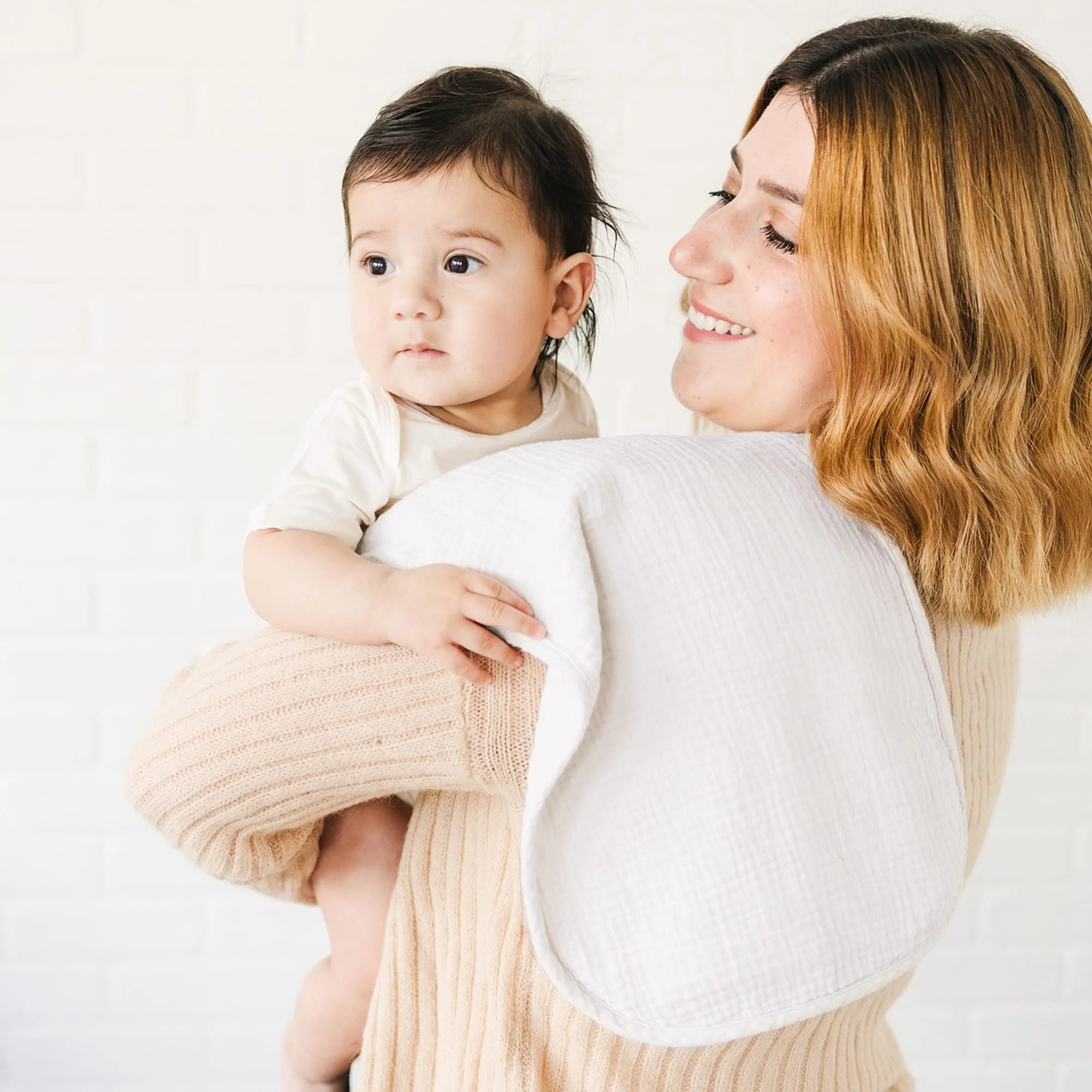 Custom Waterproof extra absorbent and soft ruffle crepe organic muslin cotton baby burp cloths baby drool bibs