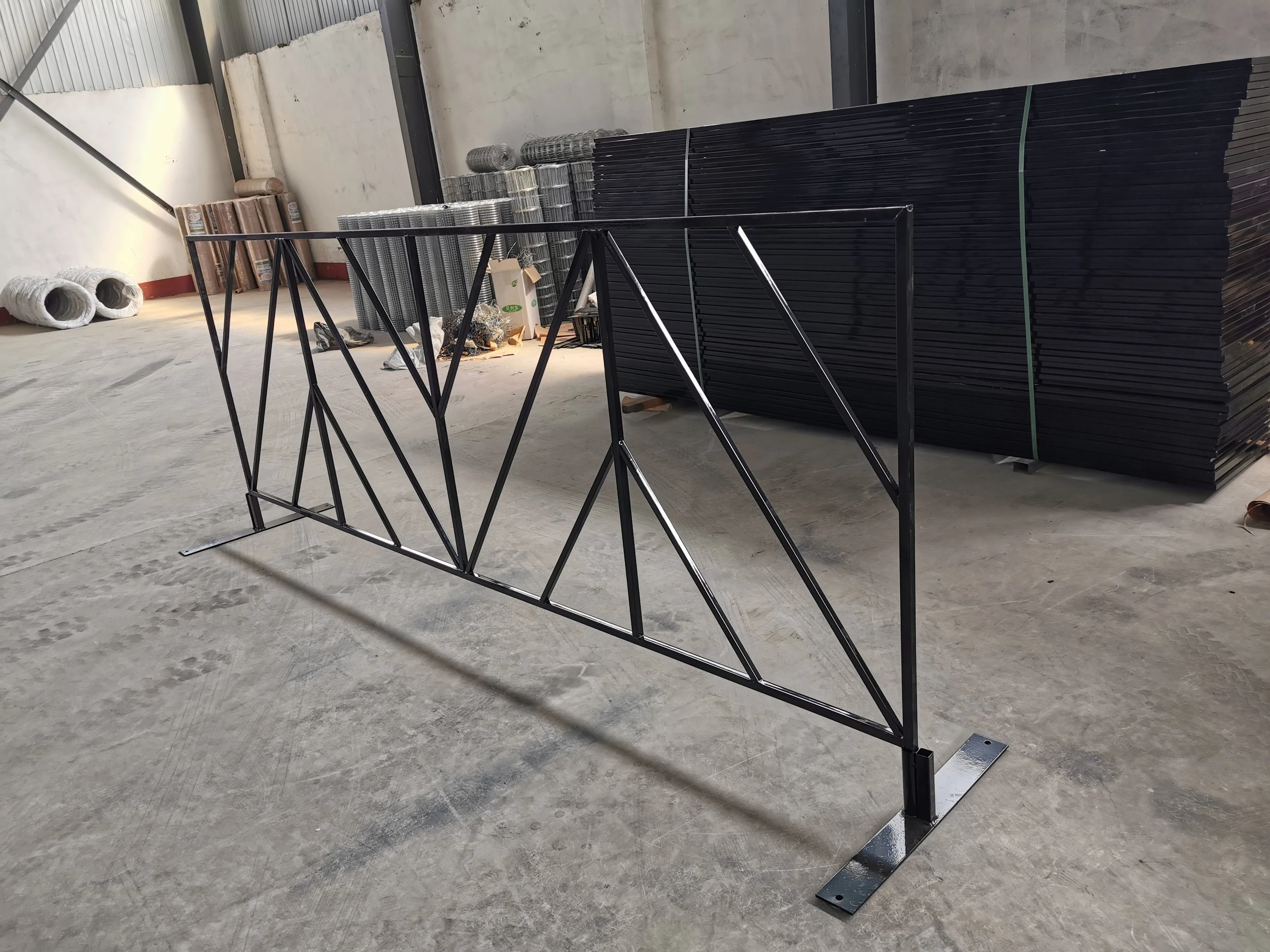 Portable galvanized iron chain link temporary fence panel