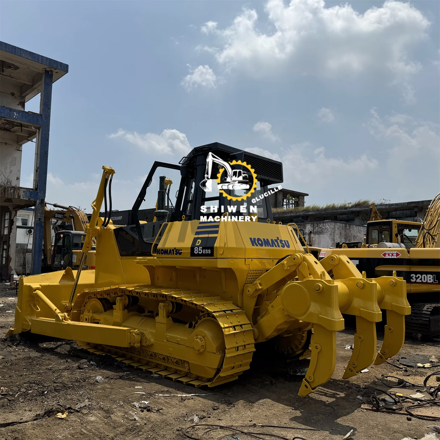 In Stock Japanese Brand Komatsu D85 Used Bulldozer High Performance Komatsu D20 D21P D31P D65 D85 Bulldozer on Sale