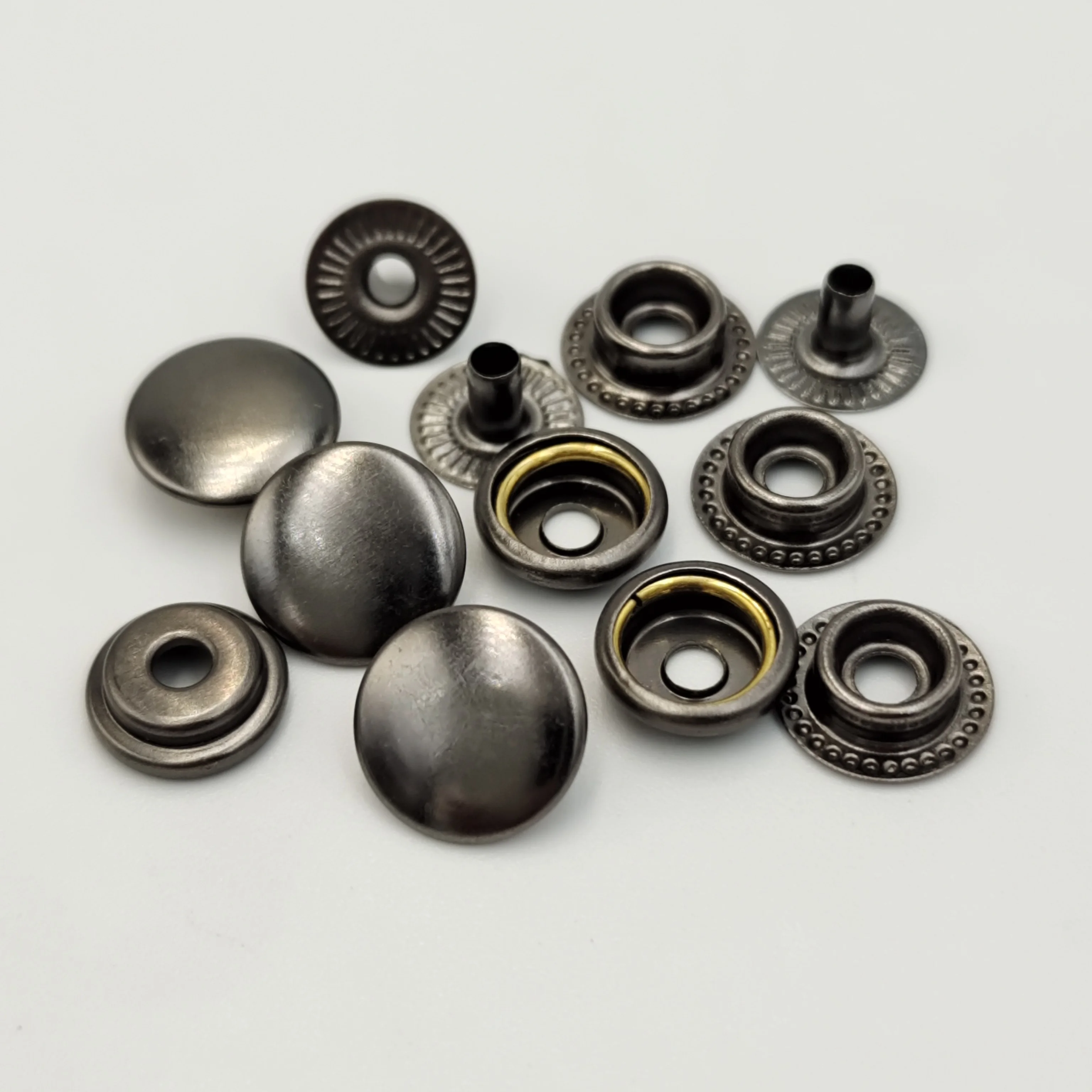 Wholesale Custom plating Black Nickle Blank Brass Metal Snap Press Buttons for Clothes Apparel Accessories
