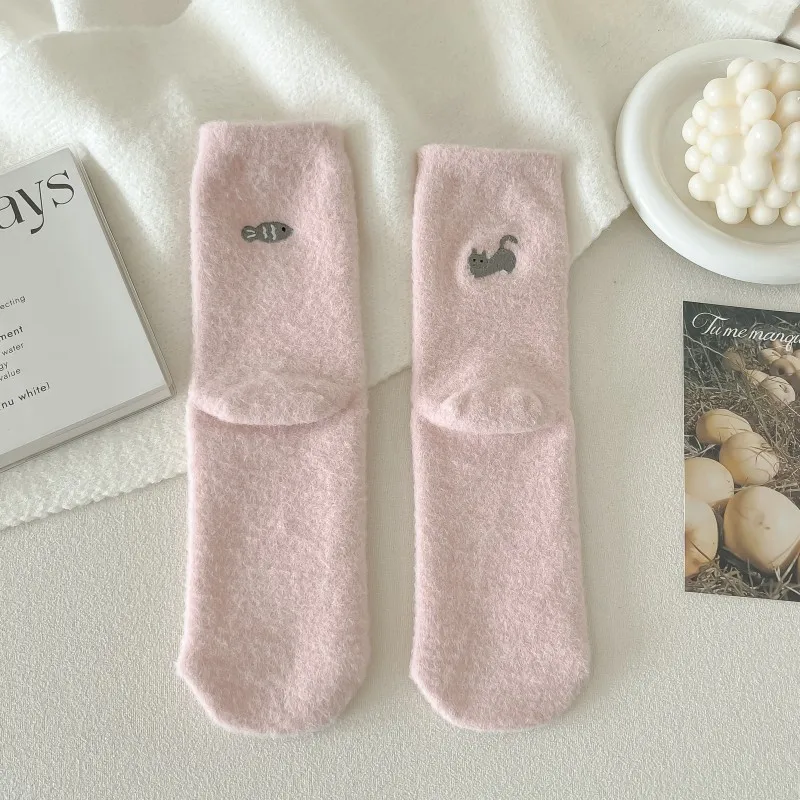 2025 Winter Warm Socks Kawaii Cartoon Animal Dog Bone Cat Fish Rabbit Carrot Giraffe Leaf Embroidery Funny Women Fluffy Socks