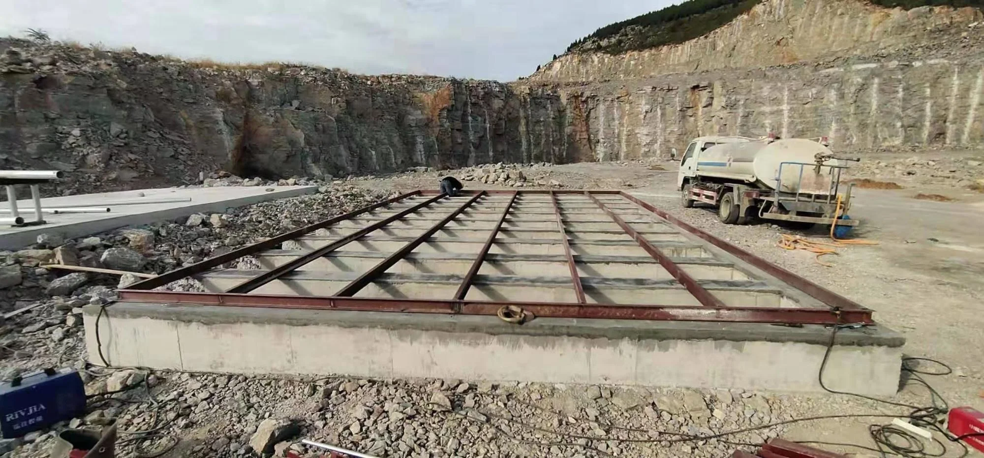 Galvanizing Combined Vessel 1220mm  * 1220mm Storage Hdg Overhead  Steel Water Tank