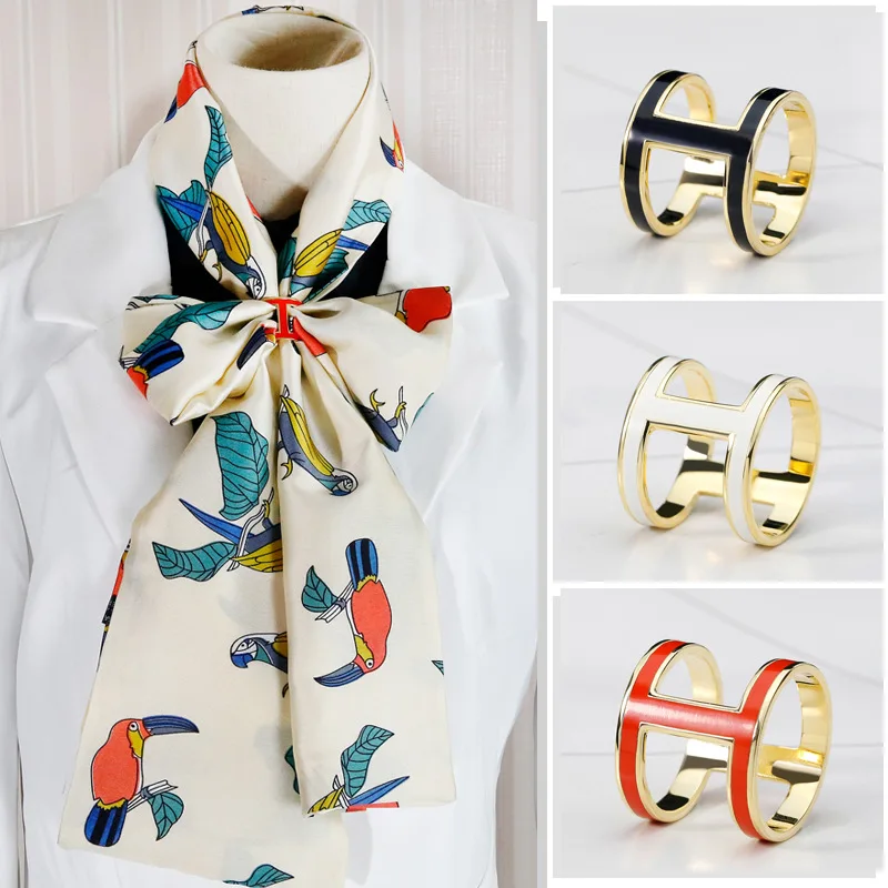 WDD316 Hot Sales Muslim Simple Fashion Silk Scarf Buckle Pin Arabic Women Hijab All Match Three Ring Buckles Turban Clips