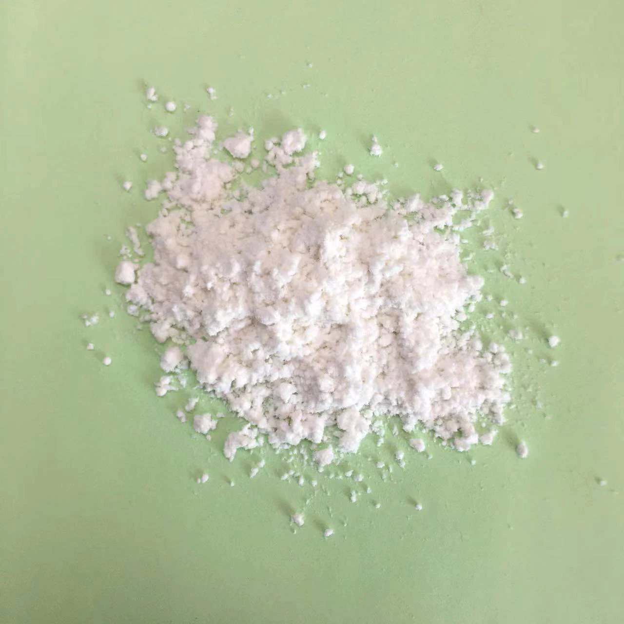 Paper Base Cellulose Snow Landscapes Easily Be Cleaned Up Outdoor Use Snow Special Effects Artificial Snow