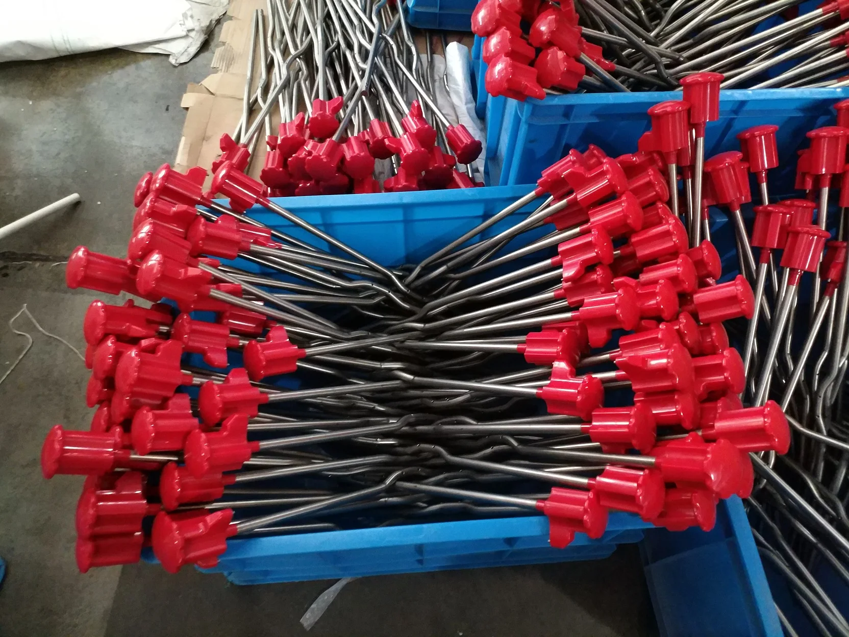 Pig Dry Wet Feeder for Finisher Crate 140L with Stainless Steel Feed Pan and PE Feed Barrel