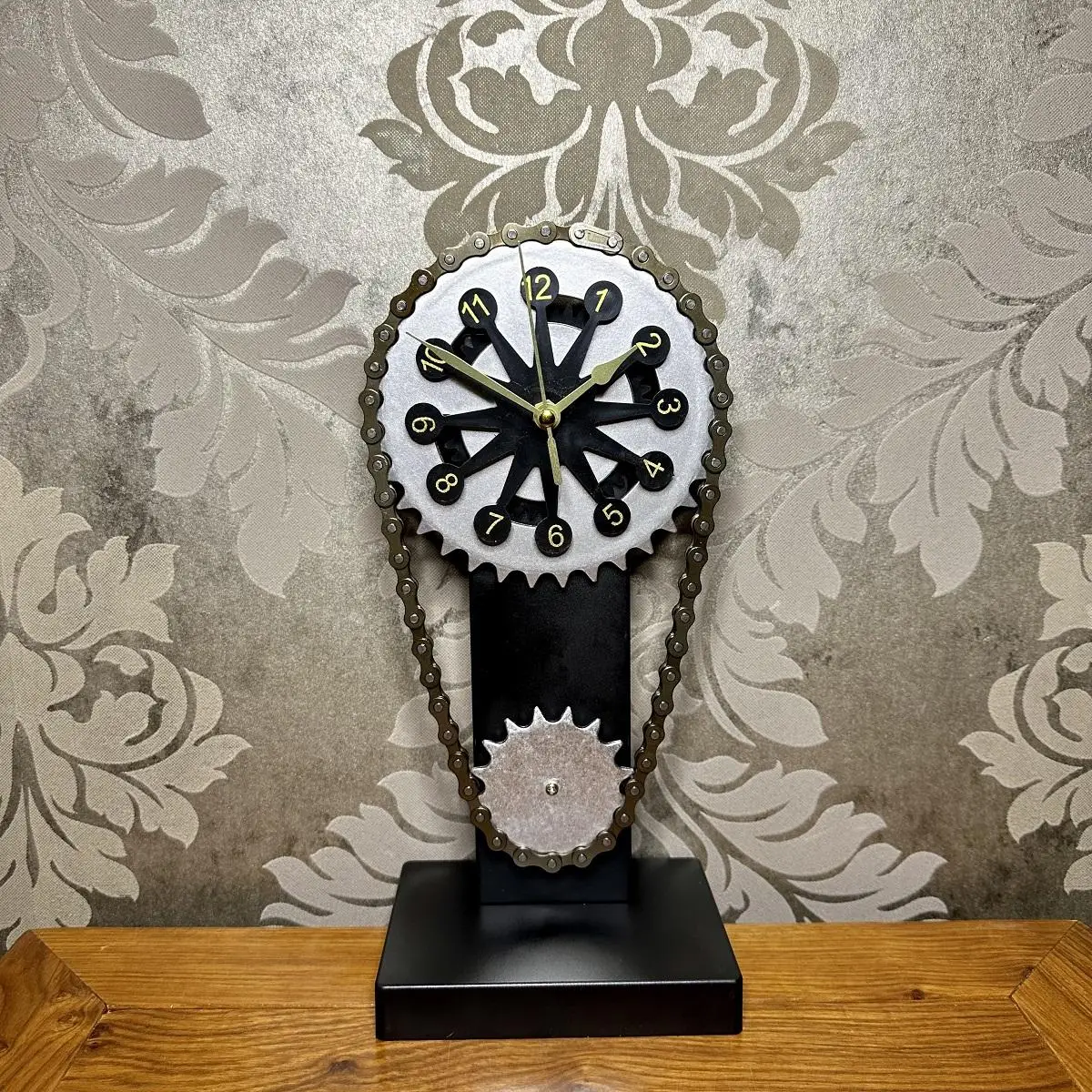 Chain Desk Clock Vintage Rotating Gear Mechanical Clock Metal Mechanical Wind Ornament Gifts